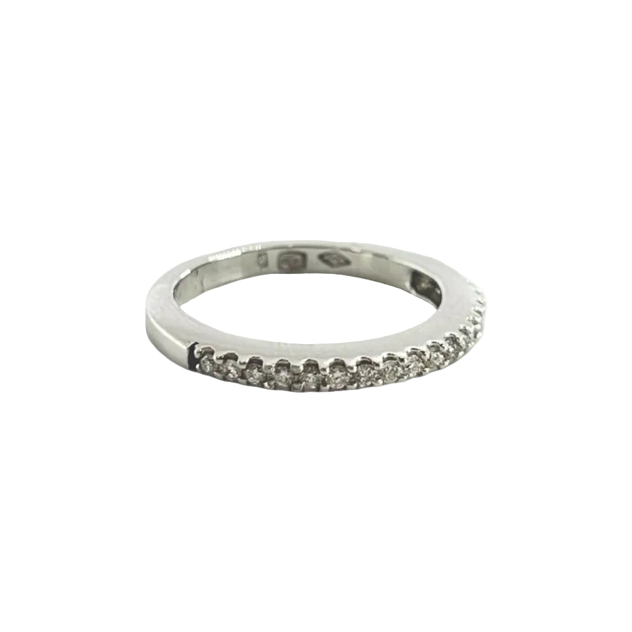 Bague demi - alliance en or blanc et diamants - Castafiore