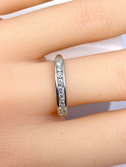 Bague Demi Alliance en or blanc et Diamants - Castafiore