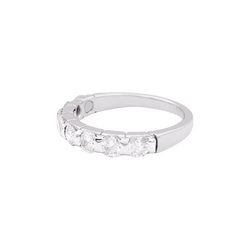 Bague Demi - Alliance en or blanc et diamants - Castafiore