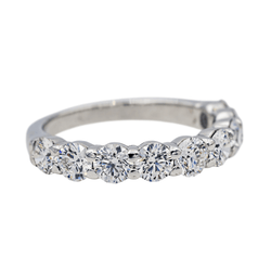 Bague Demi - Alliance en or blanc et diamants - Castafiore
