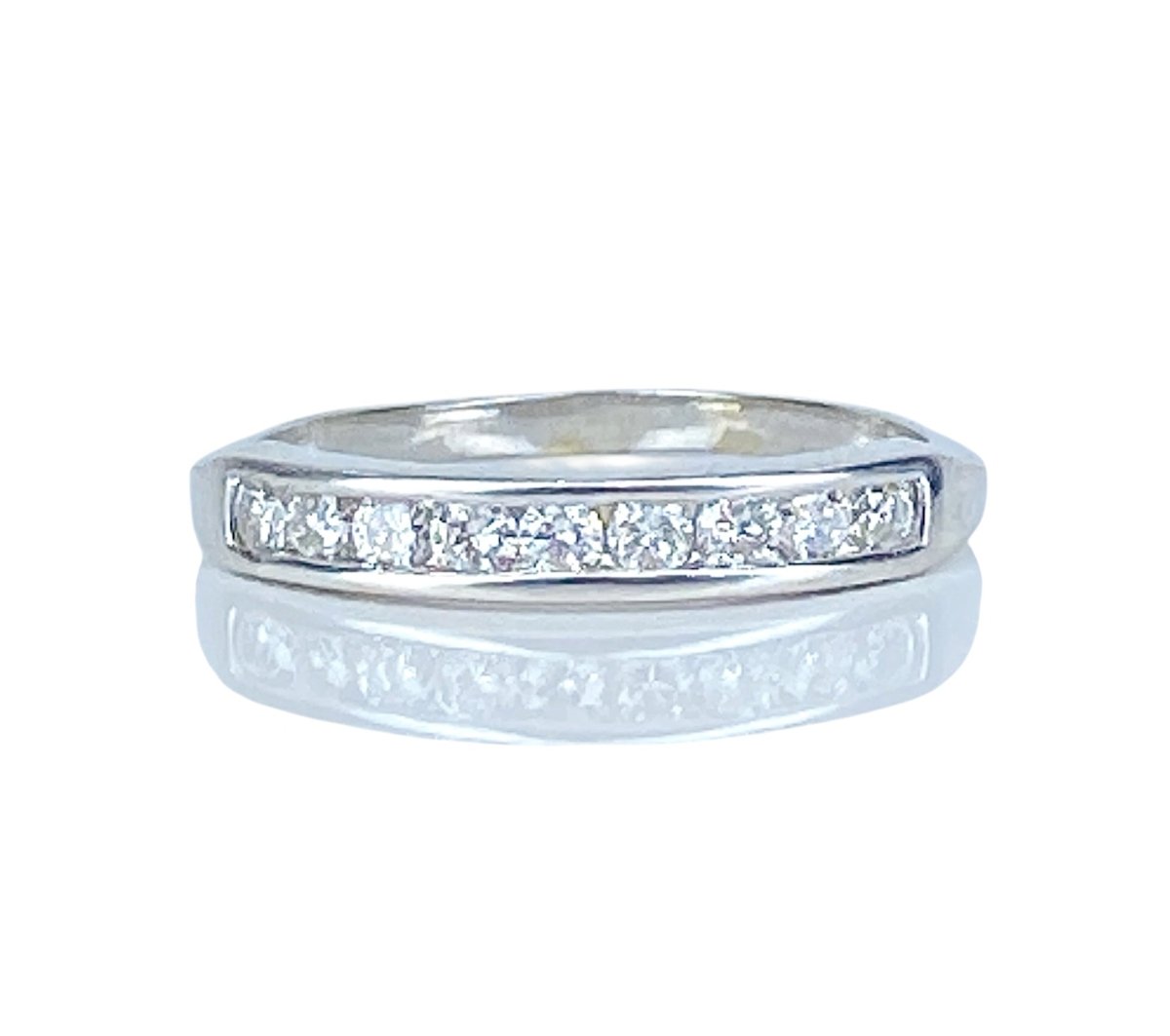 Bague Demi Alliance en or blanc et Diamants - Castafiore