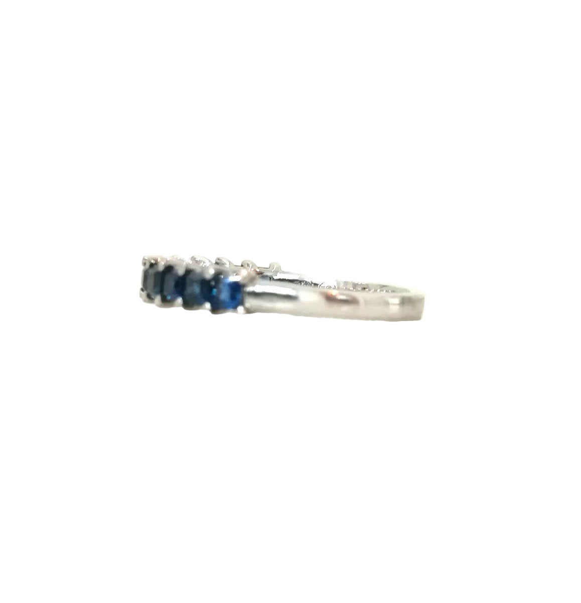 Bague Demi alliance en or blanc et saphirs - Castafiore