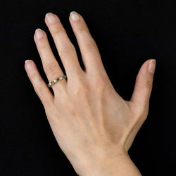 Bague demi alliance en or jaune et émeraudes diamants - Castafiore