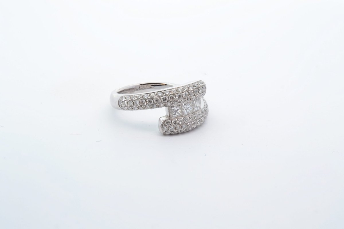Bague diamants princesse et diamants taille brillant - Castafiore