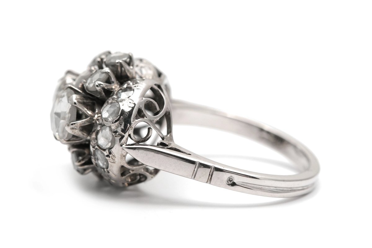 Bague Dôme en or blanc et diamants - Castafiore