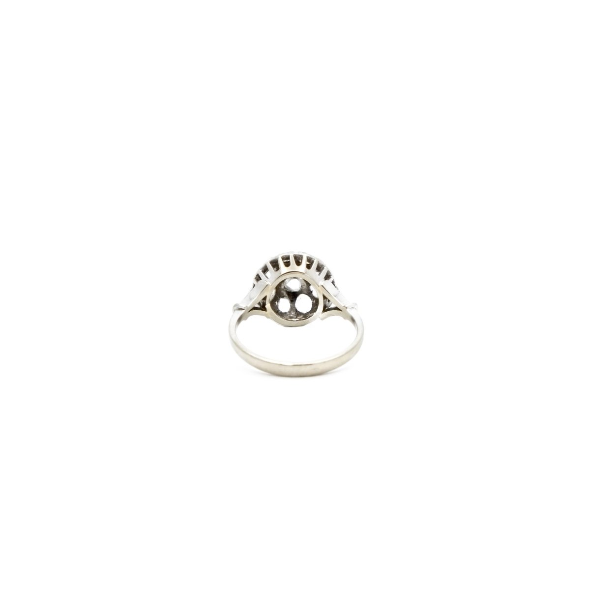 Bague Dôme en or blanc et diamants - Castafiore