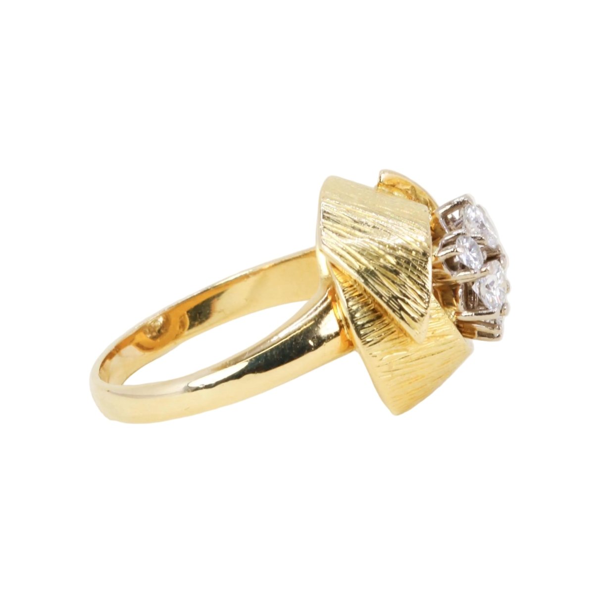Bague Dôme en or jaune et diamants - Castafiore