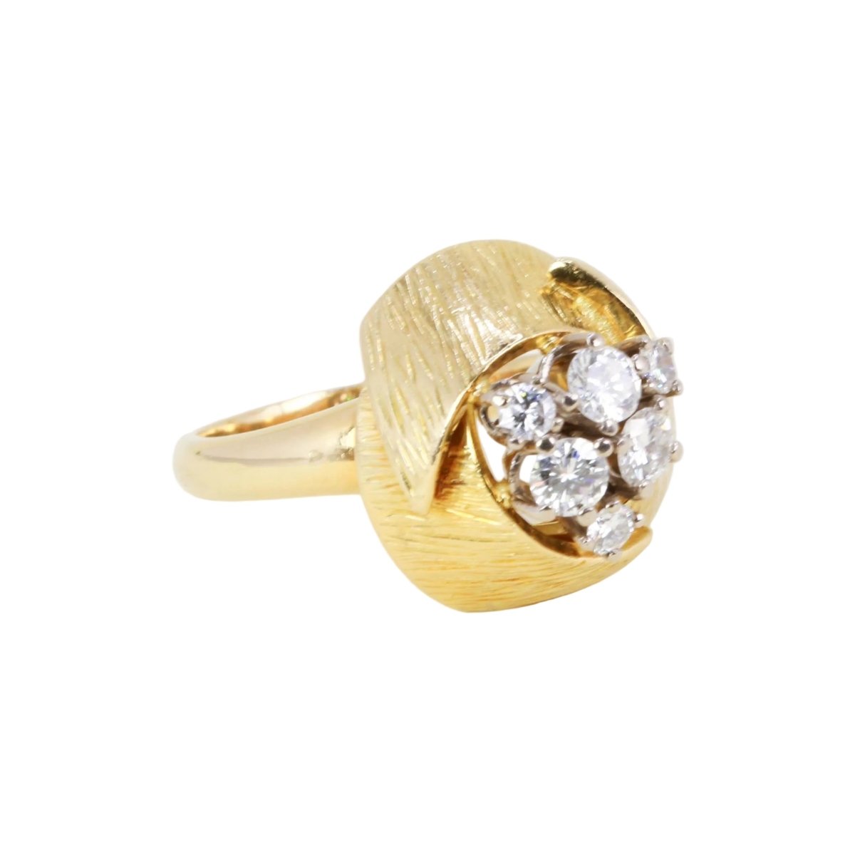 Bague Dôme en or jaune et diamants - Castafiore