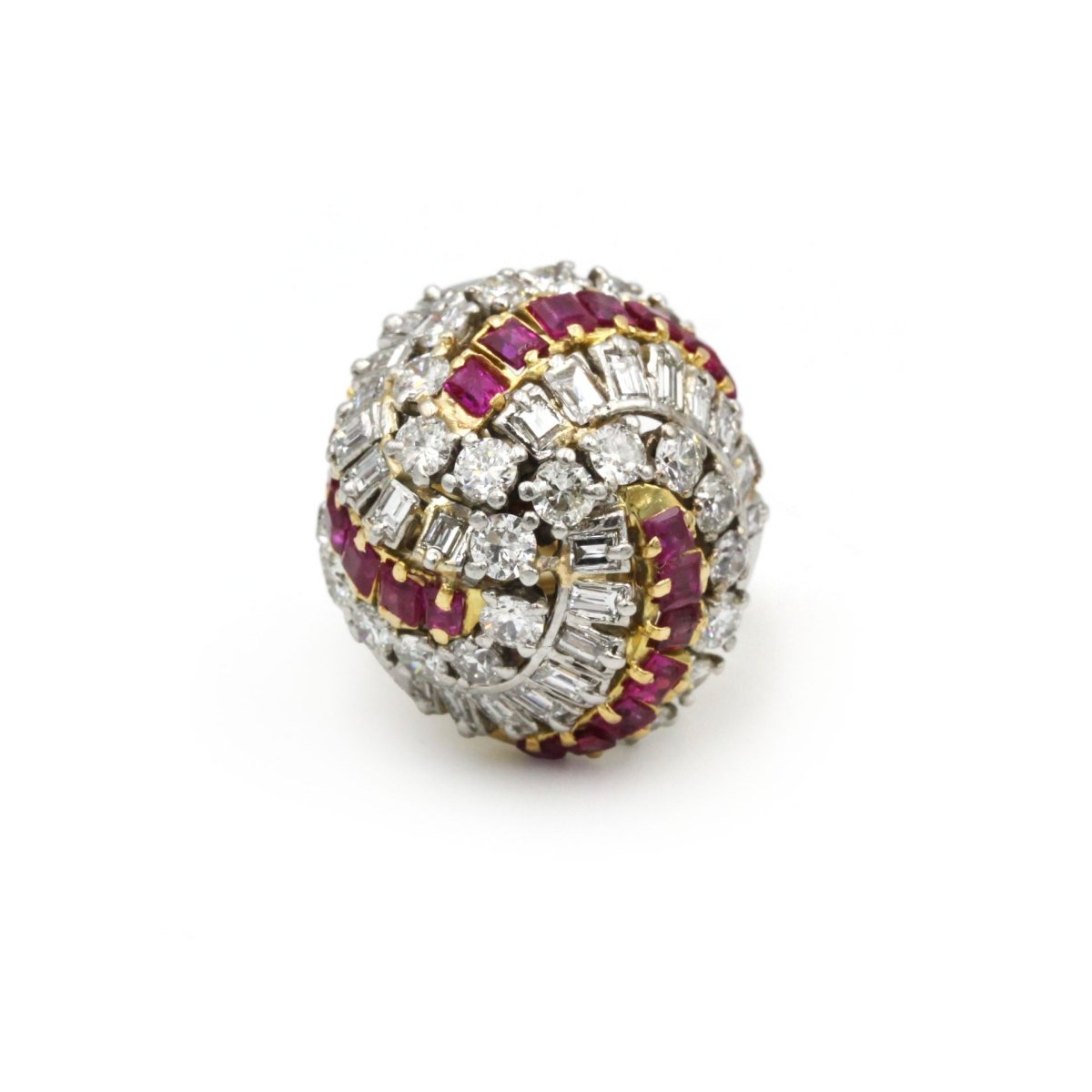 Bague Dôme en or jaune, platine, rubis et diamants - Castafiore