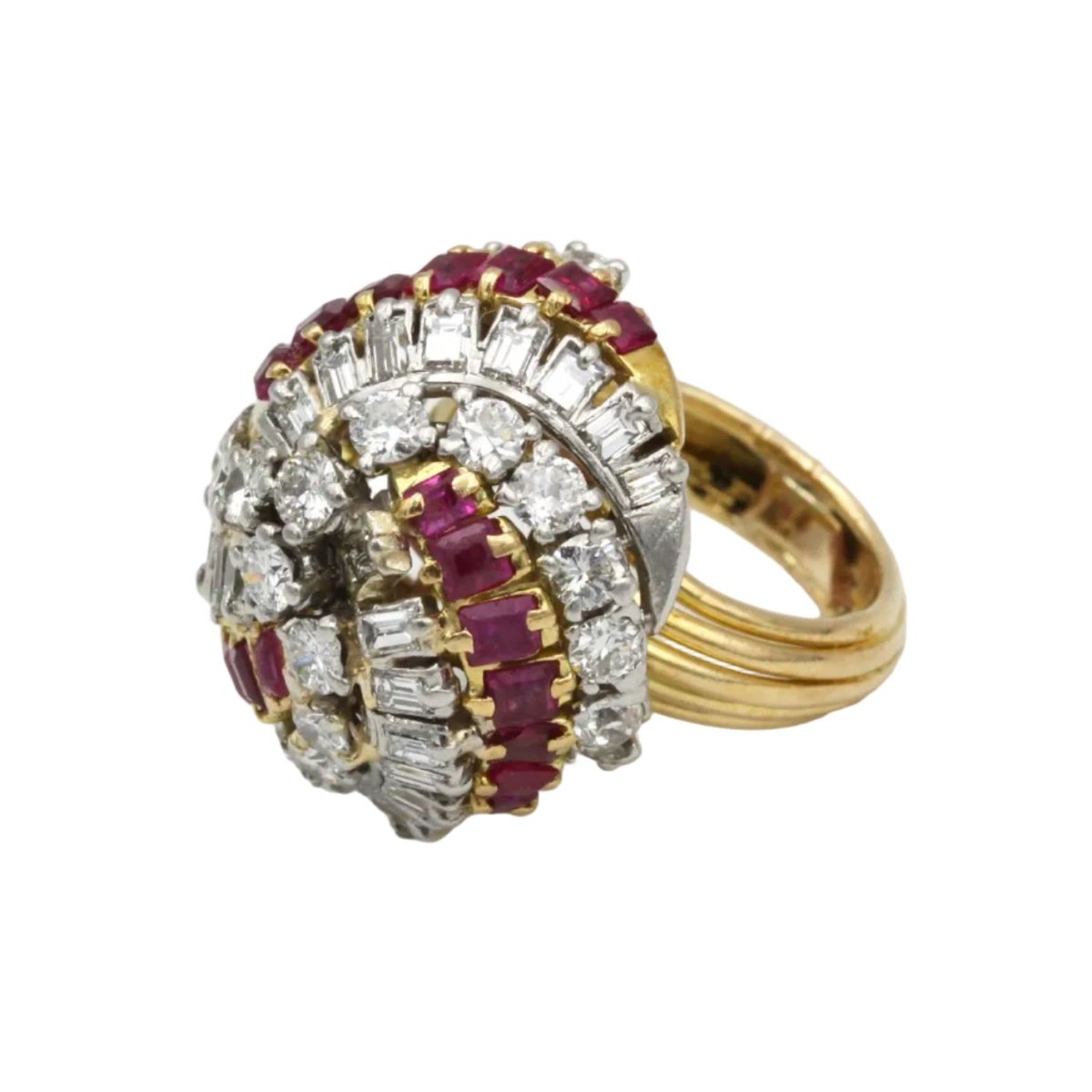 Bague Dôme en or jaune, platine, rubis et diamants - Castafiore