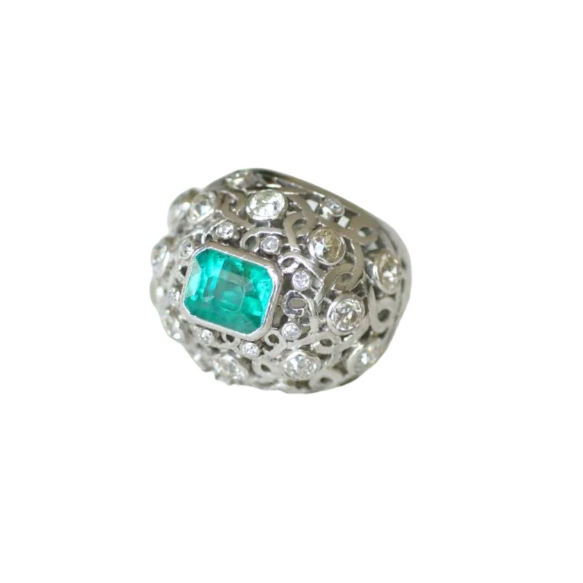 Bague Dôme en platine, émeraude et diamants - Castafiore