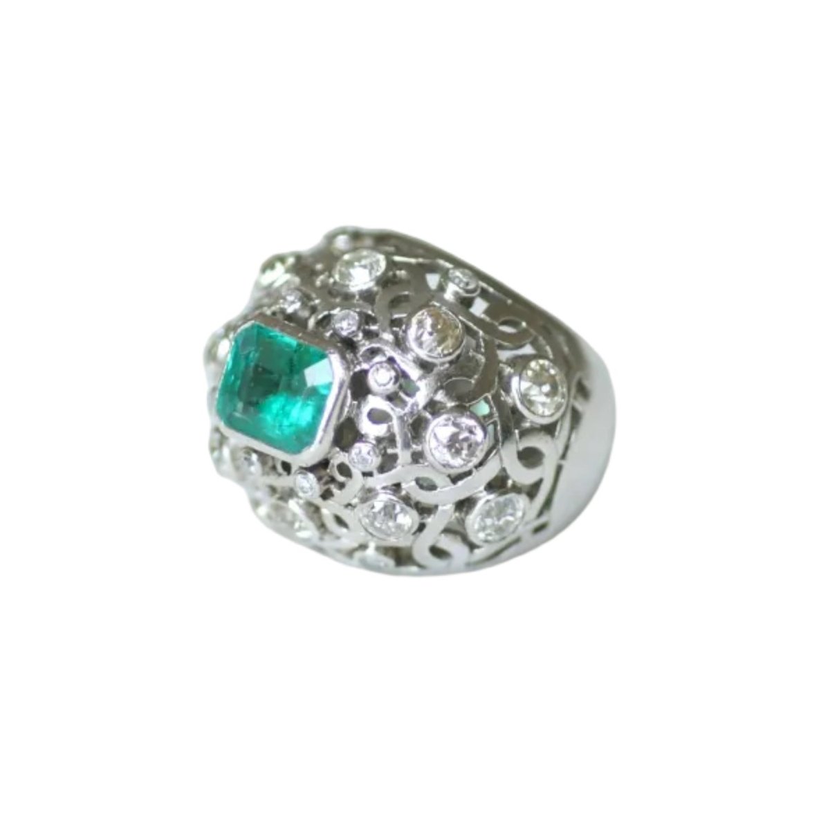 Bague Dôme en platine, émeraude et diamants - Castafiore