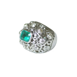 Bague Dôme en platine, émeraude et diamants - Castafiore