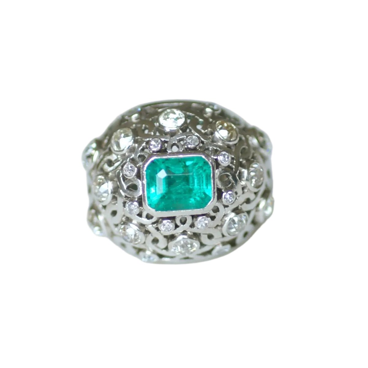 Bague Dôme en platine, émeraude et diamants - Castafiore