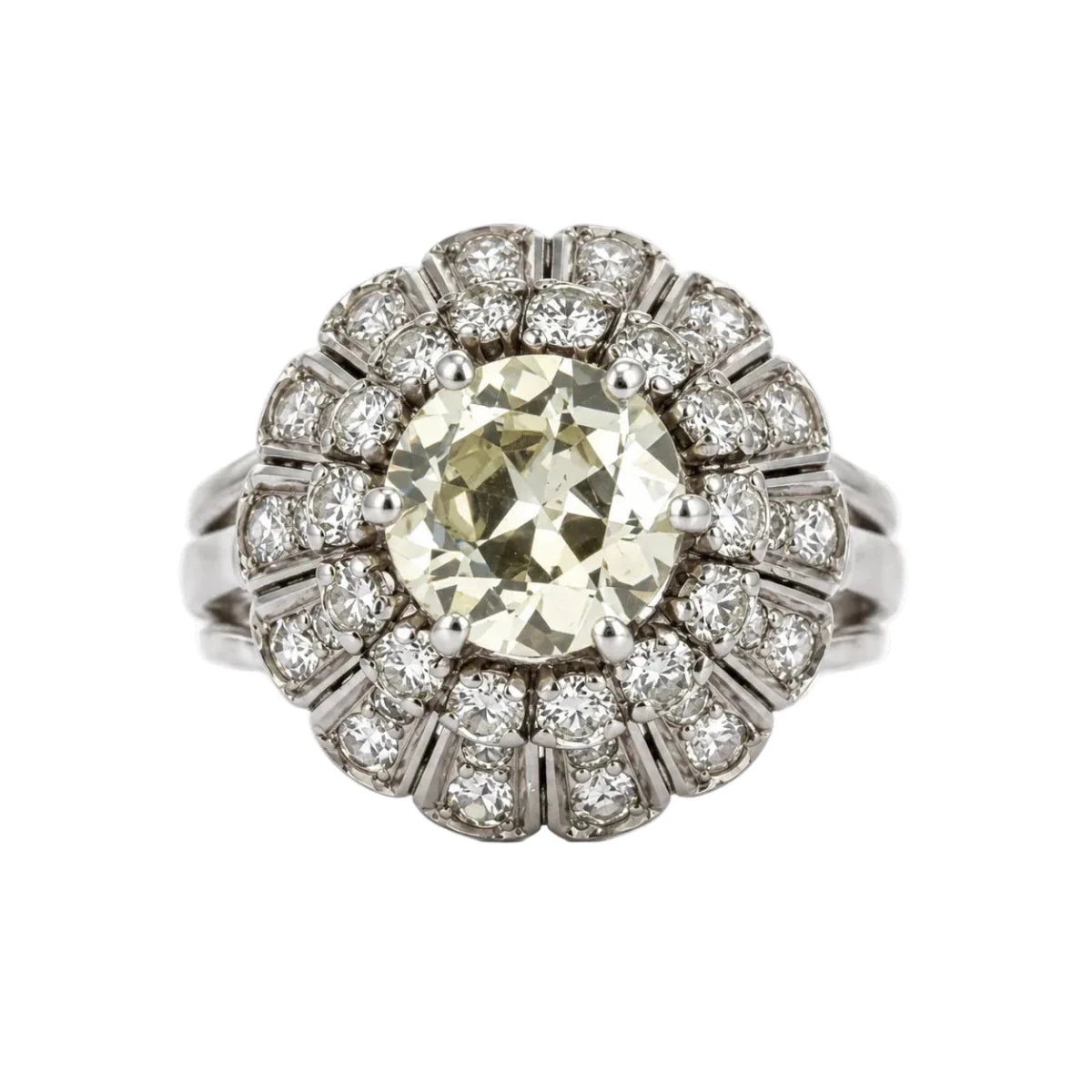 Bague Dôme en platine et diamants - Castafiore