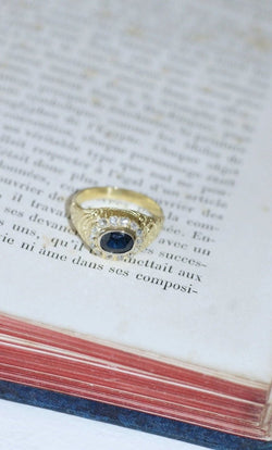 Bague dôme saphir entourage diamants - Castafiore