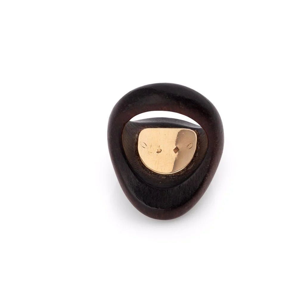 Bague Dôme VAN CLEEF & ARPELS "Touch Wood" en or jaune et bois - Castafiore