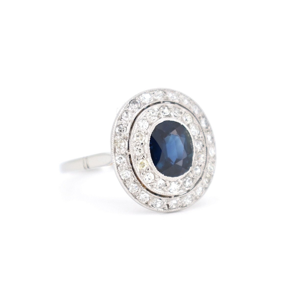 Bague Double Halo, Art Déco, Or 18 Carats, Saphir et Diamants - Castafiore