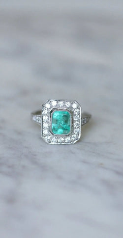 Bague Émeraude Colombienne 2.00 Cts et Diamants Style Art Déco - Castafiore