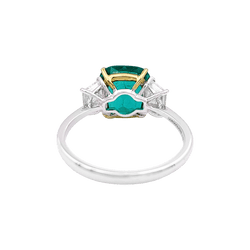 Bague émeraude, deux ors, diamants. - Castafiore