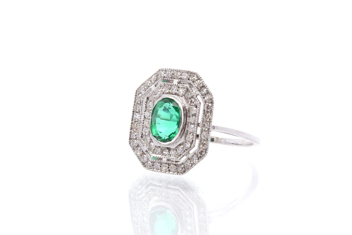 Bague émeraude entourage diamants - Castafiore