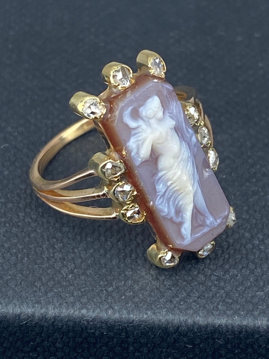 Bague en or 18 carats, camée profil de femme et diamants - Castafiore