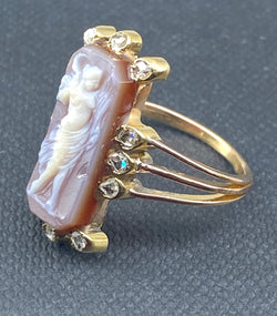 Bague en or 18 carats, camée profil de femme et diamants - Castafiore
