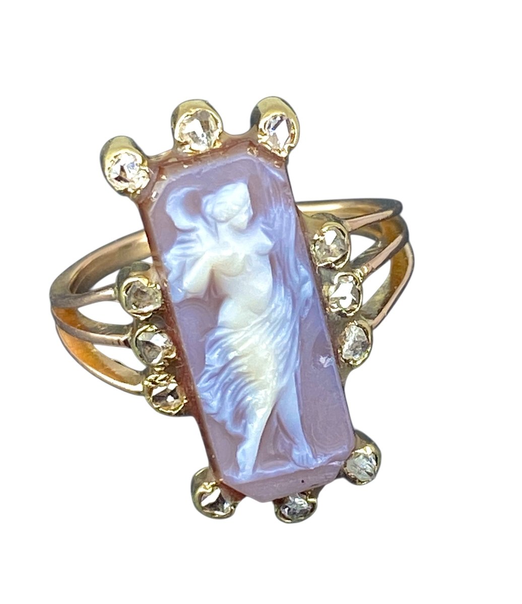 Bague en or 18 carats, camée profil de femme et diamants - Castafiore