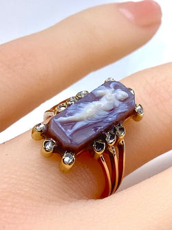 Bague en or 18 carats, camée profil de femme et diamants - Castafiore