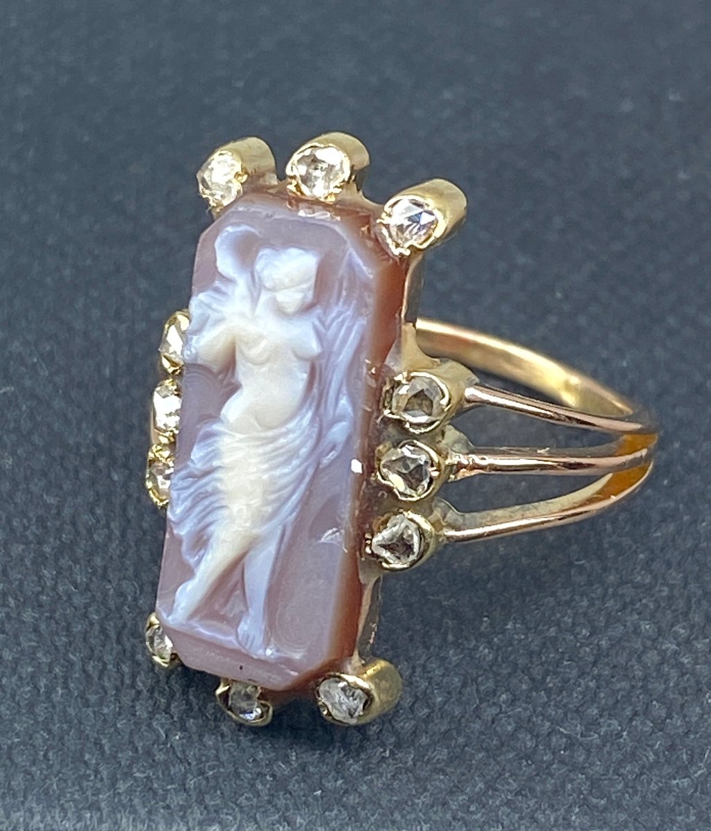 Bague en or 18 carats, camée profil de femme et diamants - Castafiore
