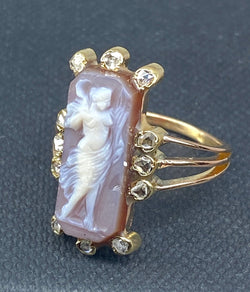 Bague en or 18 carats, camée profil de femme et diamants - Castafiore