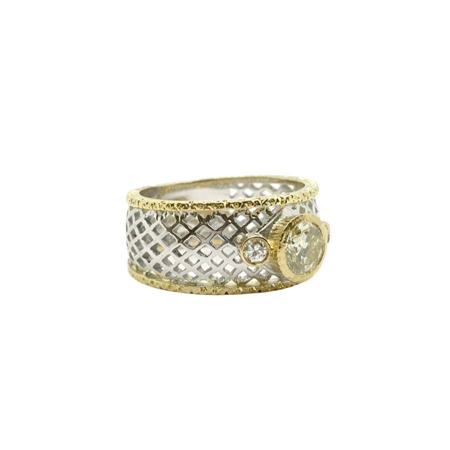 Bague en or 18KT avec diamant central ct 0.91 VS L et diamants latéraux. - Castafiore
