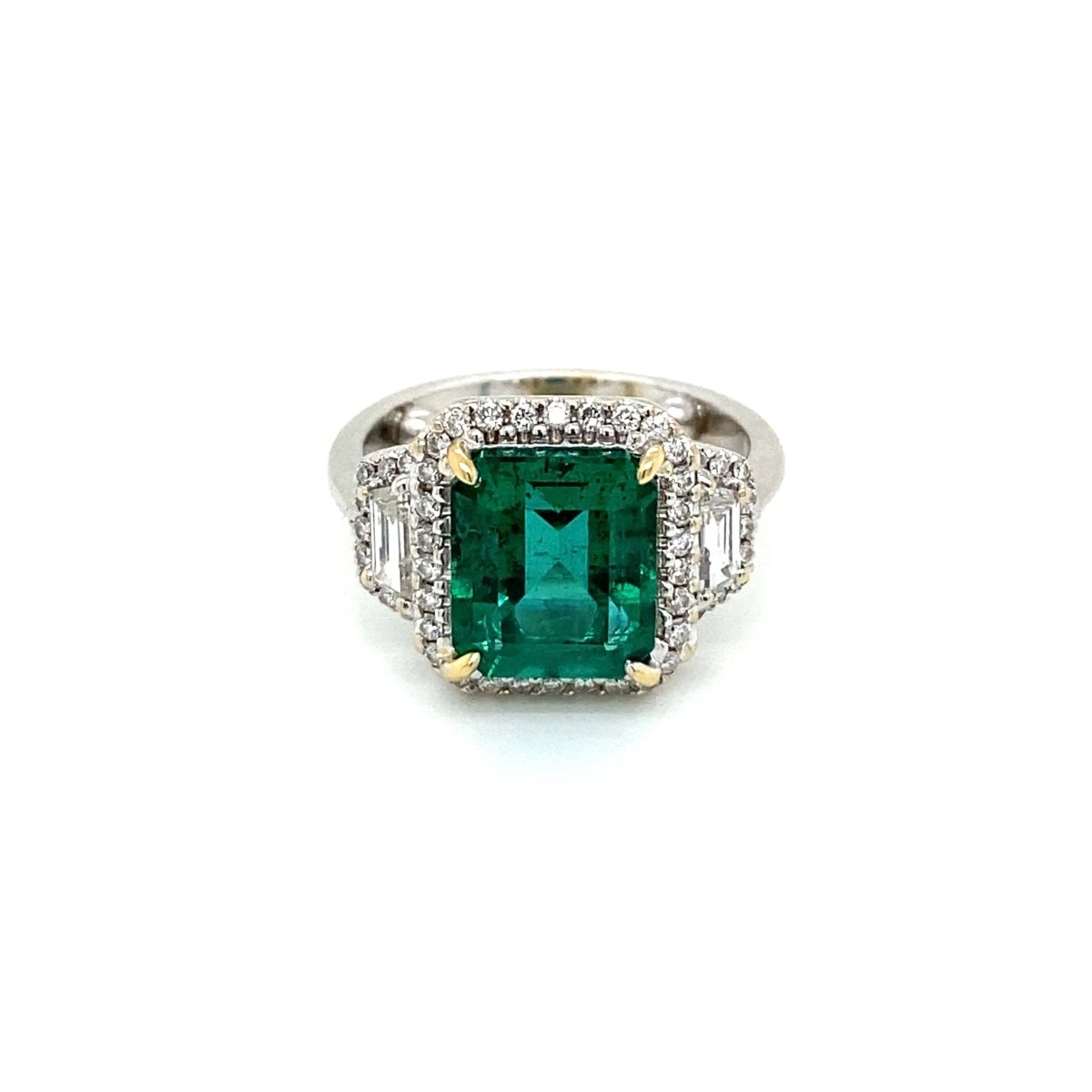 Bague en or avec émeraude non traitée de 3,33 carats certifiée par le Domaine - Castafiore
