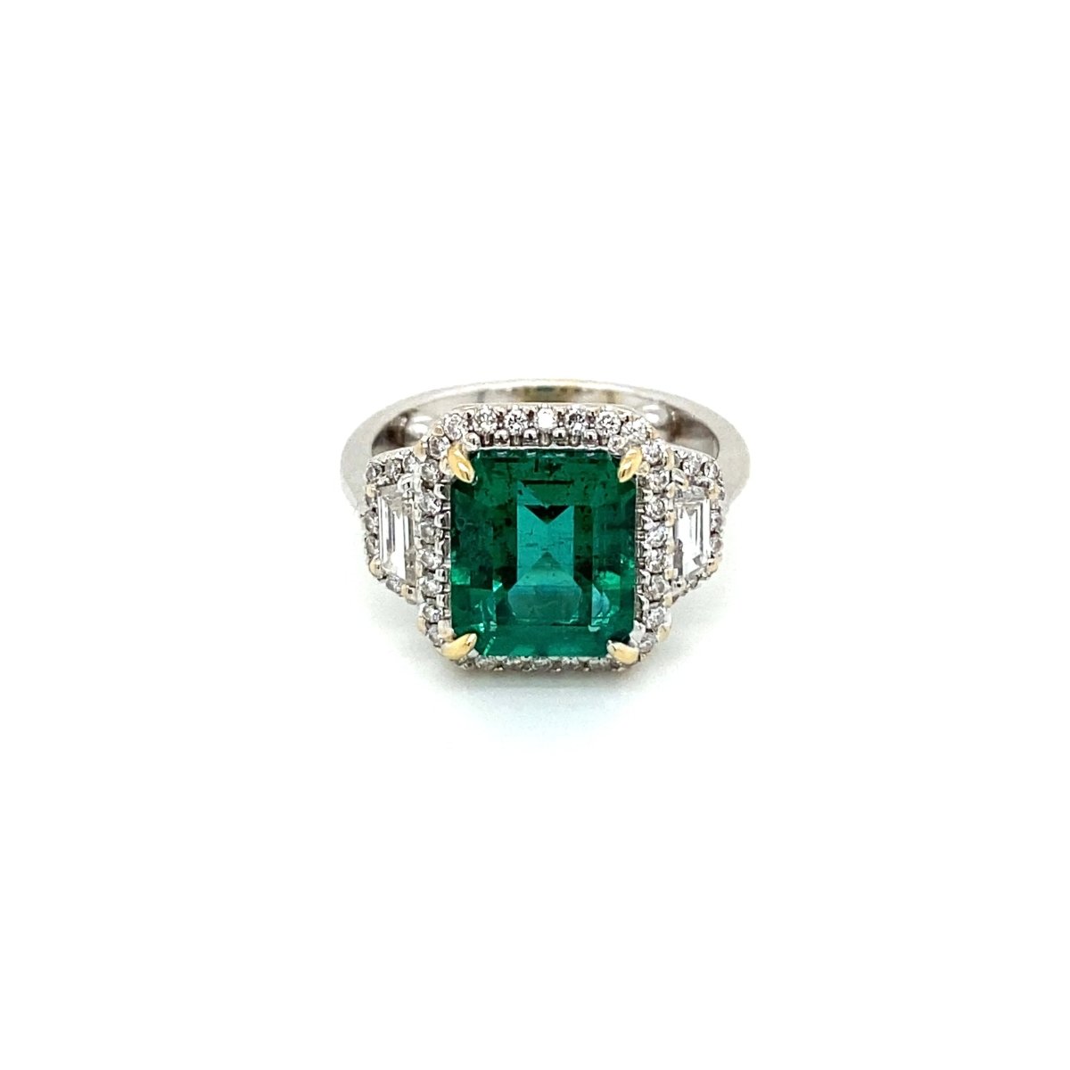 Bague en or avec émeraude non traitée de 3,33 carats certifiée par le Domaine - Castafiore