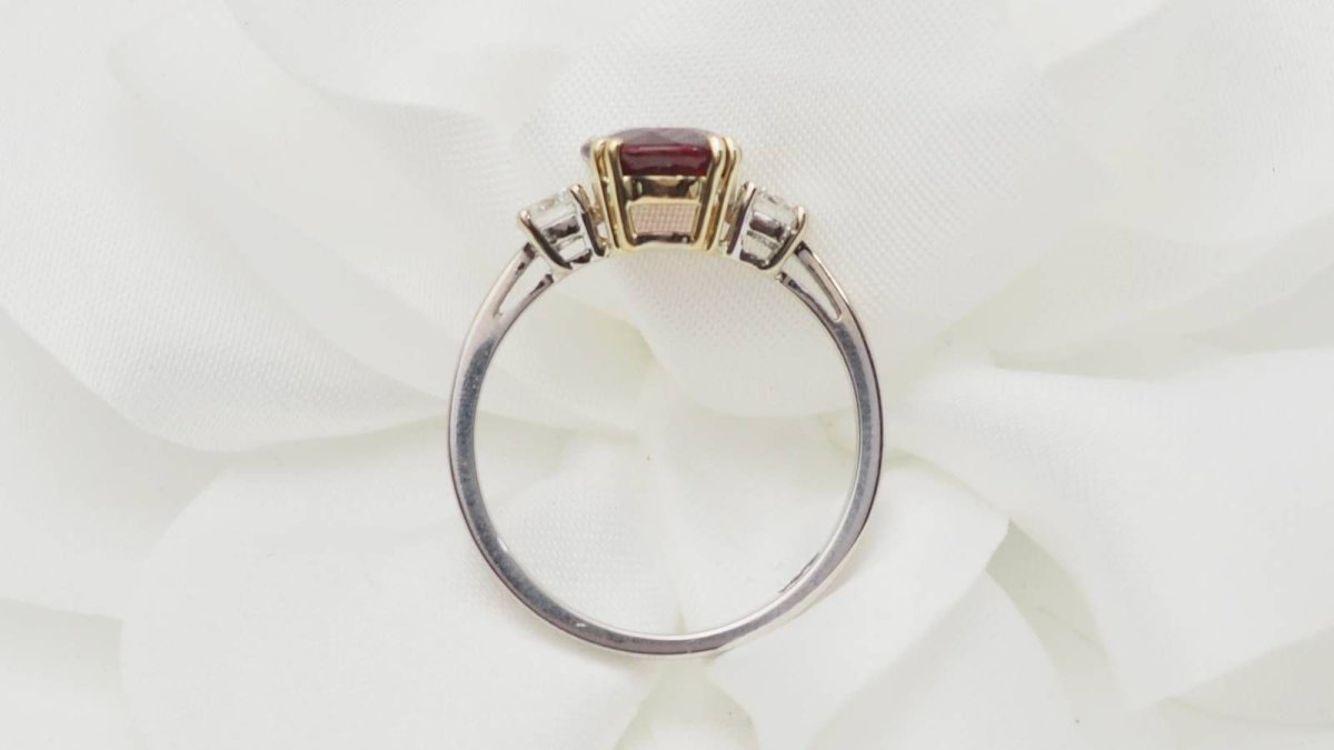 Bague en or bicolore, rubis naturel certifé et diamants - Castafiore