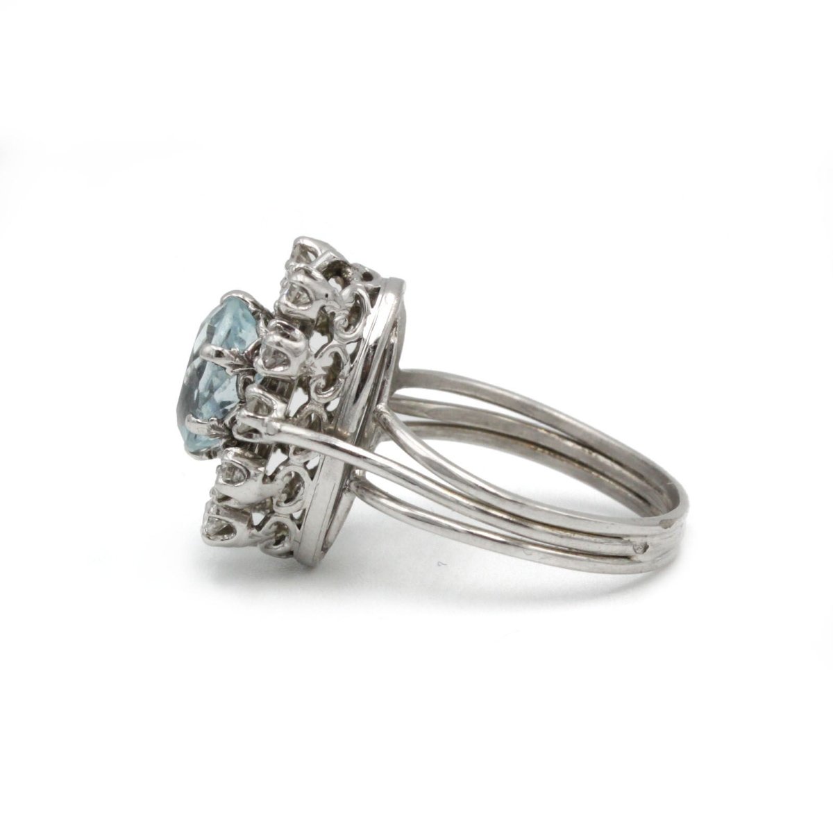 Bague en or blanc, aigue - marine et diamants - Castafiore