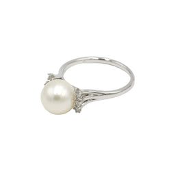 Bague en or blanc, diamants et perle - Castafiore