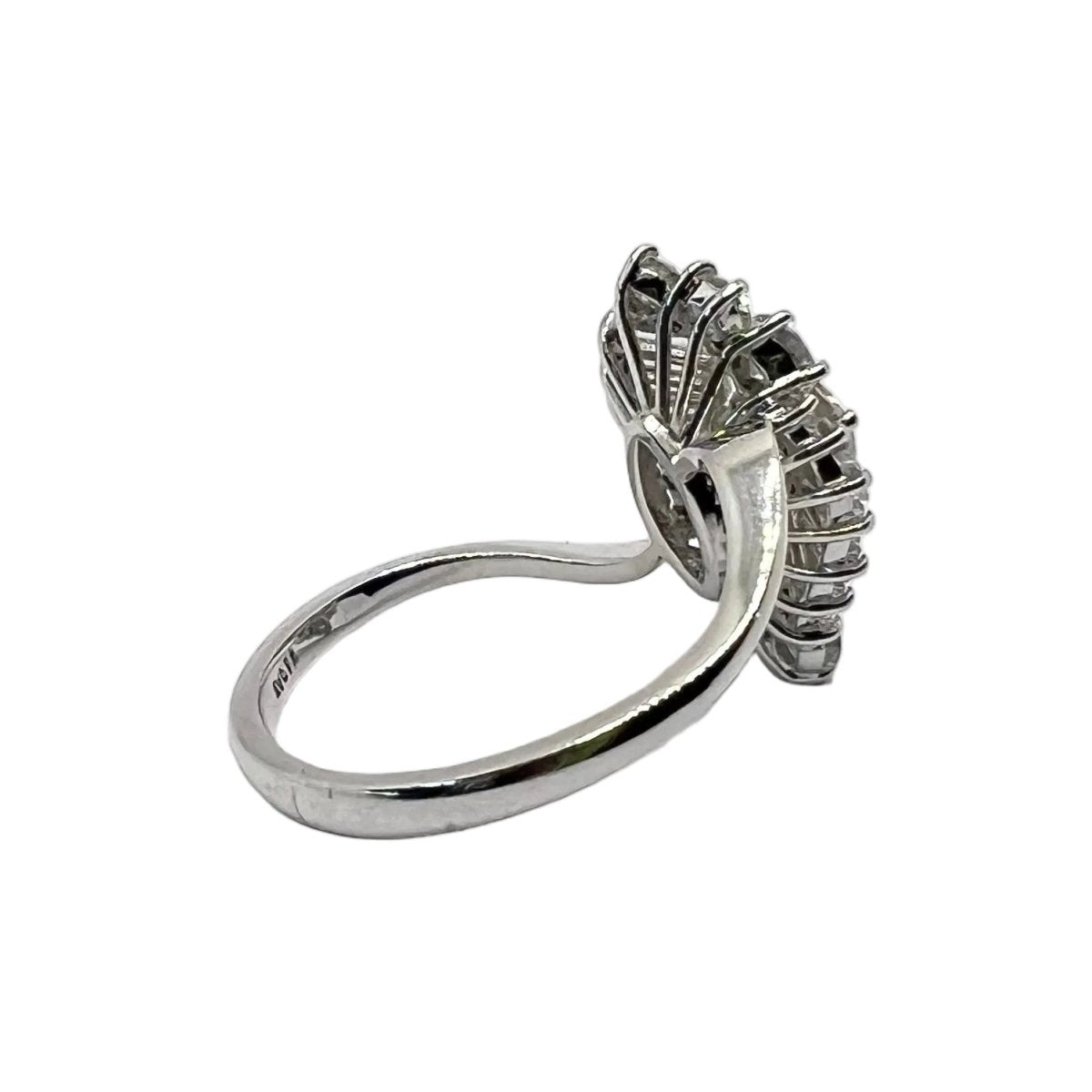 Bague en or blanc et diamants - Castafiore