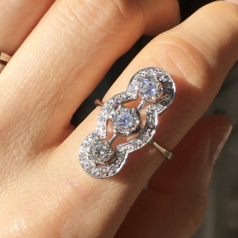 Bague en or blanc et diamants - Castafiore
