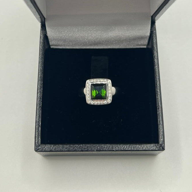 Bague en or blanc et tourmaline verte - Castafiore
