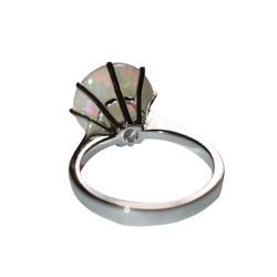 Bague en or blanc, opale et diamants - Castafiore