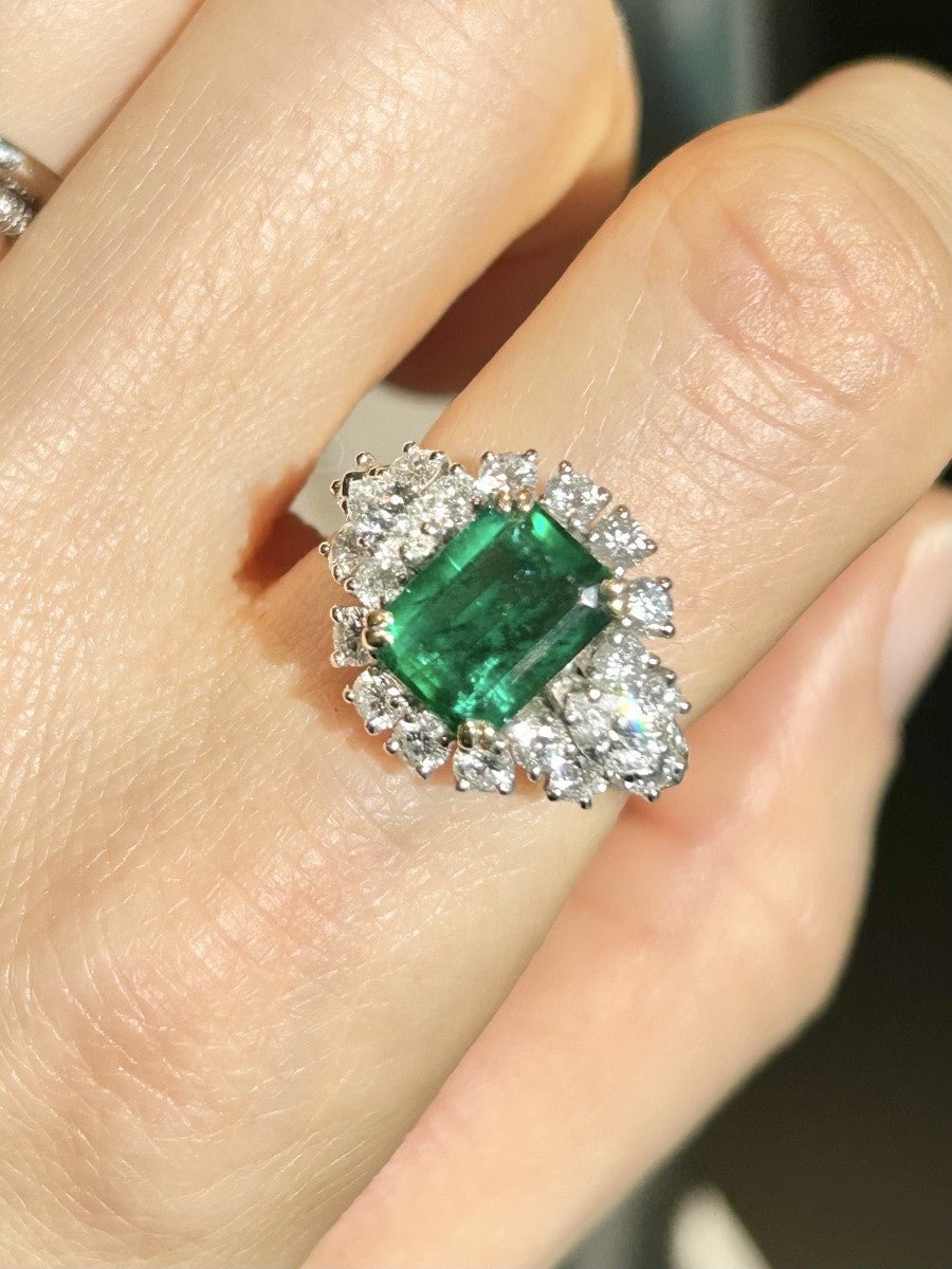 Bague en or blanc, or jaune, émeraude et diamants - Castafiore