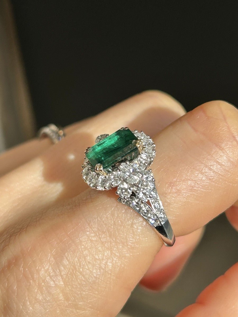 Bague en or blanc, or jaune, émeraude et diamants - Castafiore