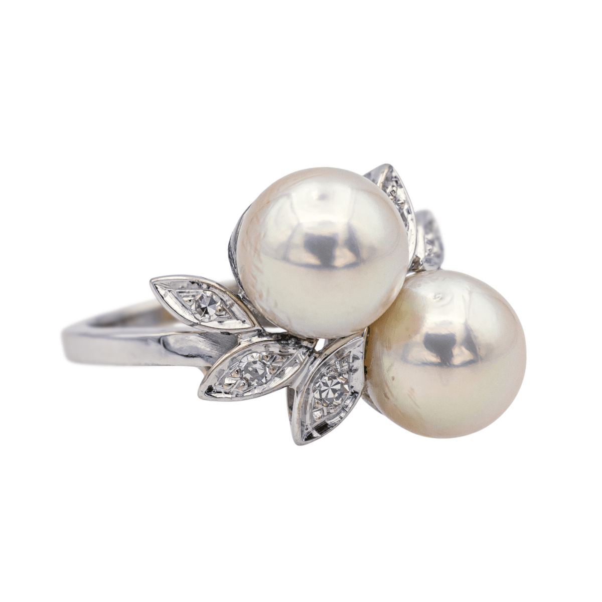 Bague en or blanc, perles et diamants - Castafiore