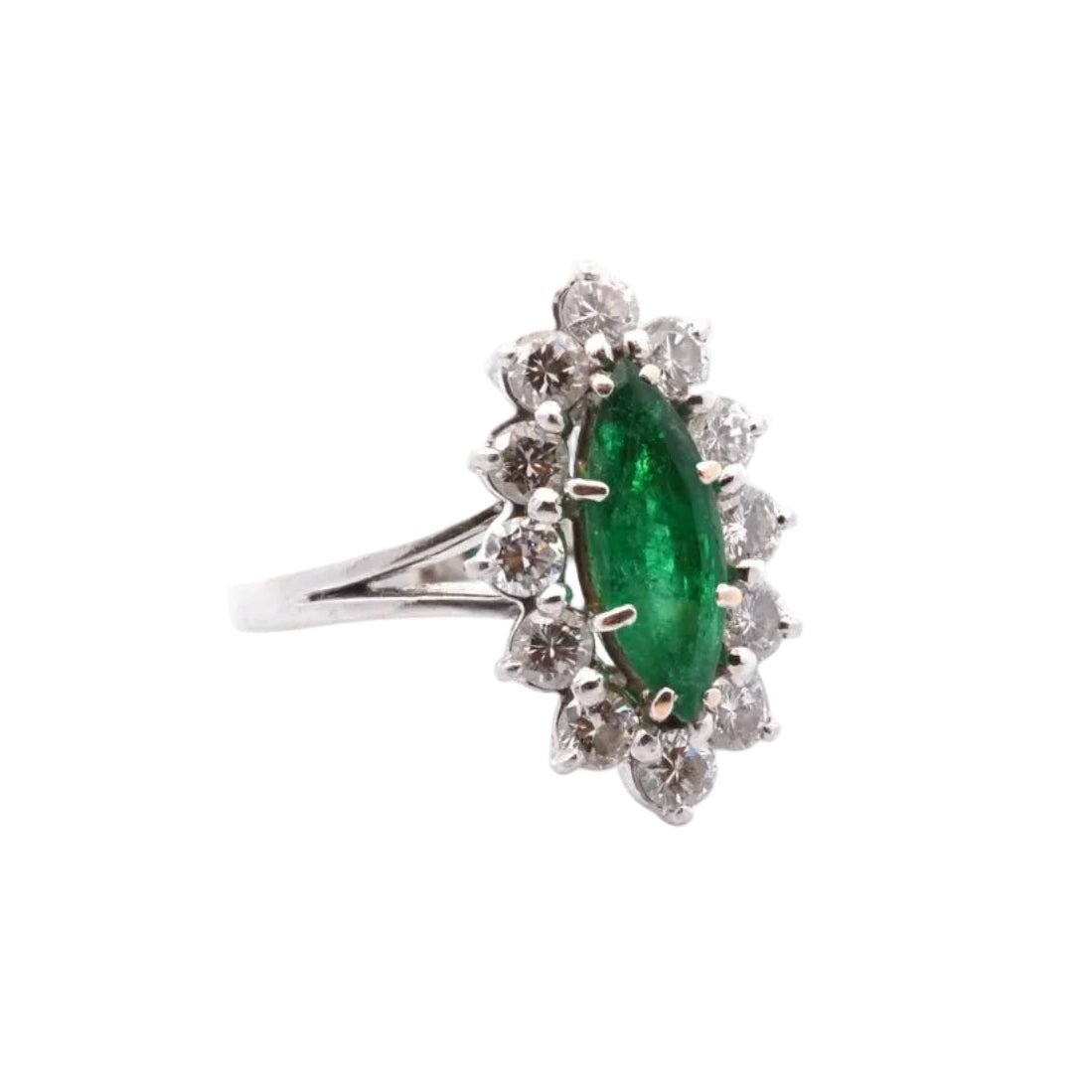 Bague en or blanc, platine, émeraude, et diamants - Castafiore