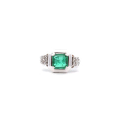 Bague en or blanc, platine, émeraude et diamants - Castafiore