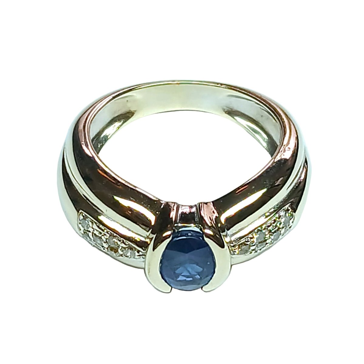Bague en or blanc, saphir et diamants - Castafiore