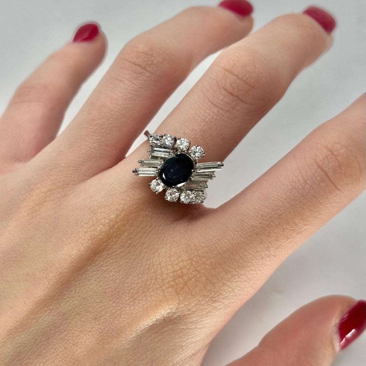 Bague en or blanc, saphir, et diamants - Castafiore