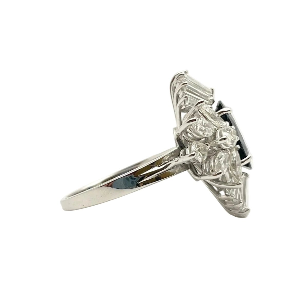 Bague en or blanc, saphir et diamants - Castafiore