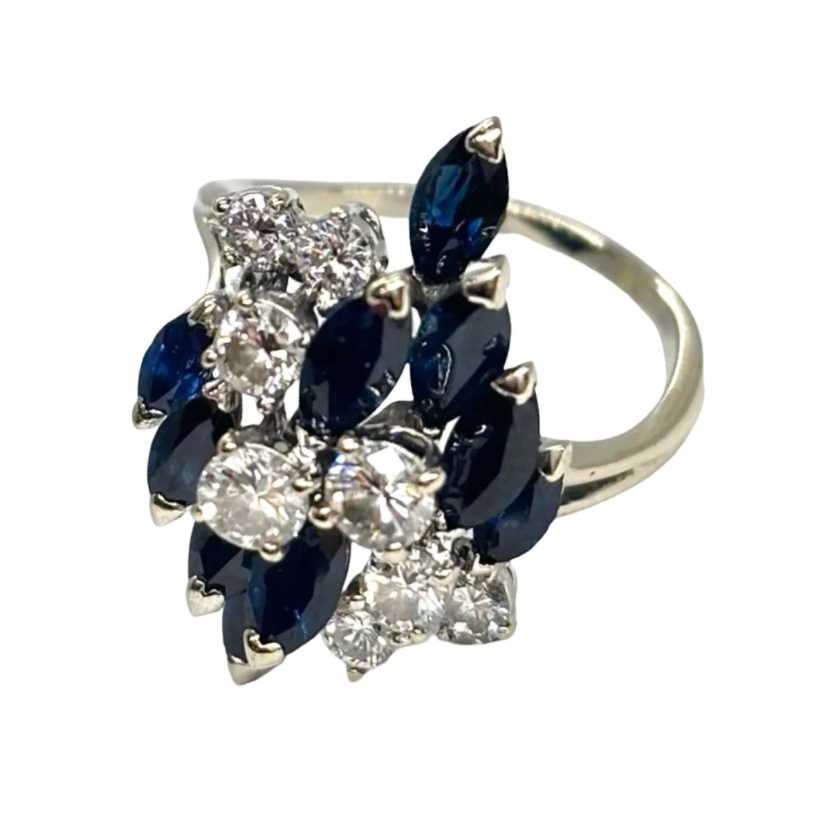Bague en or blanc, saphirs, et diamants - Castafiore